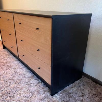 Modern 6 drawer Dresser in perfect shape!