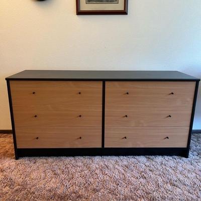 Modern 6 drawer Dresser in perfect shape!