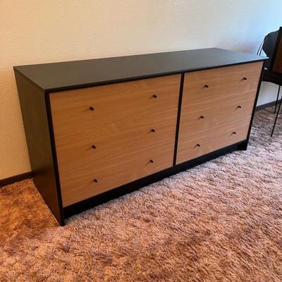 Modern 6 drawer Dresser in perfect shape!