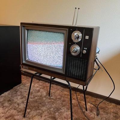Vintage Teknika TV