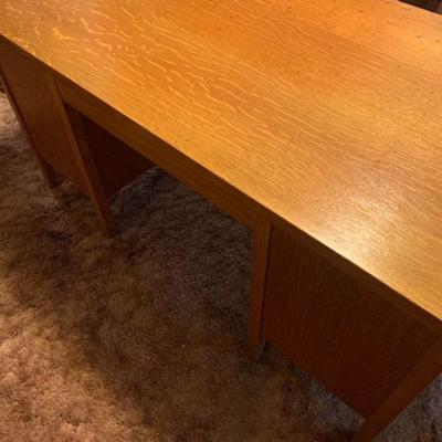 Gorgeous Oak Bankers Courtroom Desk (DESK ONLY) has matching chair + filing cabinet