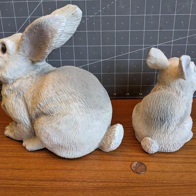 2 Bunnies Decor