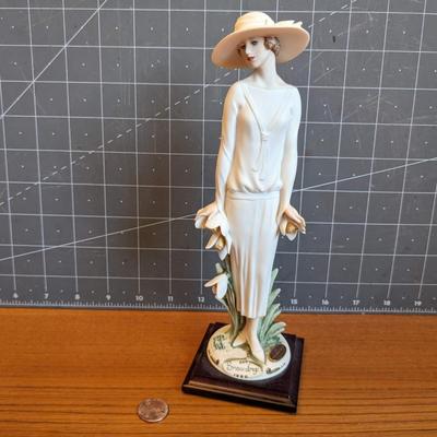 Giuseppe Armani SNOWDROP Florence Italian Statue with box