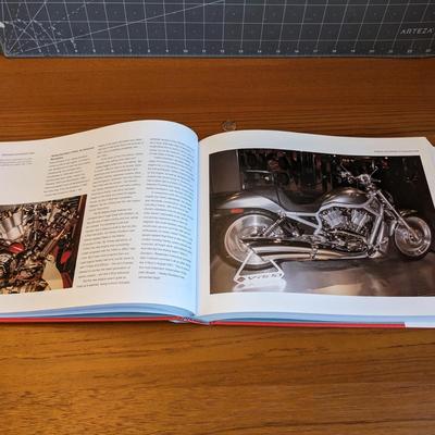 Harley Davidson - An Illustrated Guide Coffee Table Book