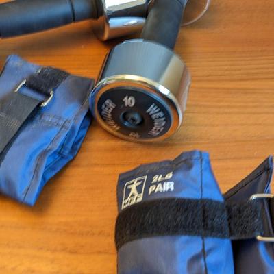 2 Weider 10 pound weights + wrist/ankle weights