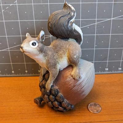 Squirrel Decor