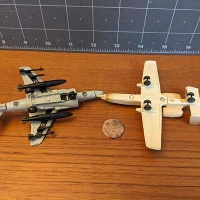 2 fighter plane miniatures