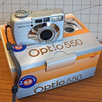 Pentax Optio 550 Camera + box