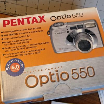 Pentax Optio 550 Camera + box