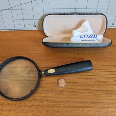 1 Magnifying glass + 1 glasses case