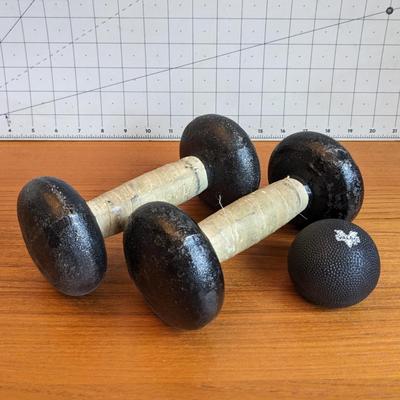 2 weights + exercise ball