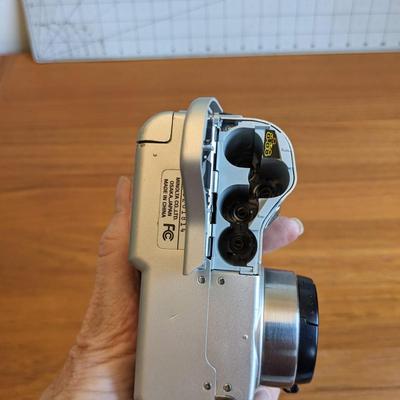 Minolta Dimage S404 Digital Camera