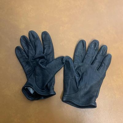 Pair of Large Black gloves