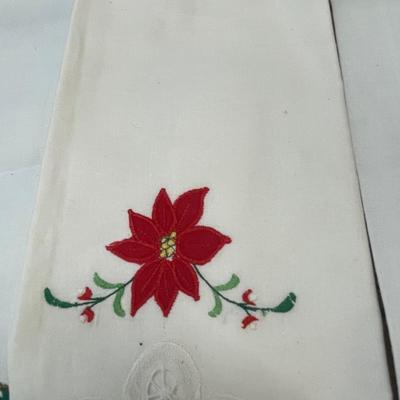 Lot of 5 Linen Christmas Napkins