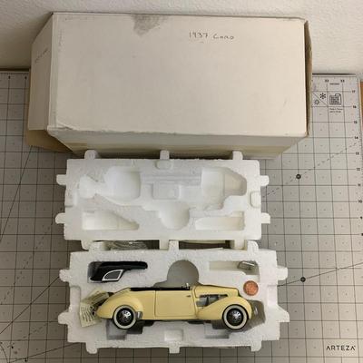 1937 Cord 812 Phaeton Coupe by Precision Models in box Franklin Mint