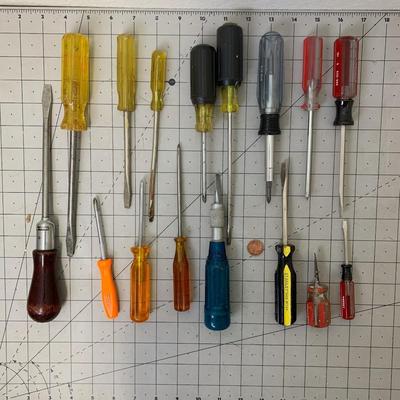 Misc. Tool Bundle #5 (screwdrivers)