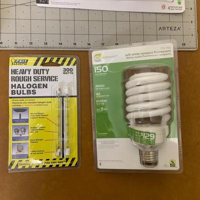 Light Bulb Bundle (2 of them are open & missing half)
