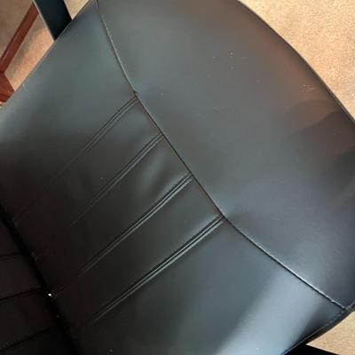	
NorStar Boss Executive Leather Chair (looks brand new)