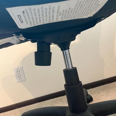 	
NorStar Boss Executive Leather Chair (looks brand new)