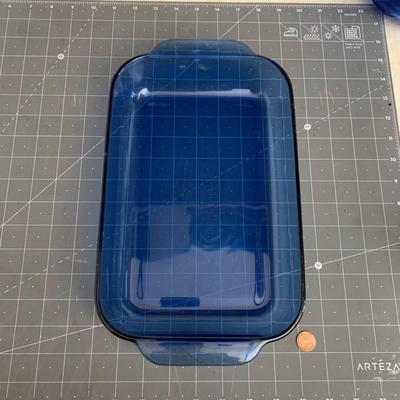 2 glass baking dishes (clear anchor ovenware microwave/oven safe) 