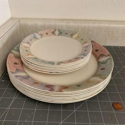 Mirage Plates Corelle by Corning (8 each)
