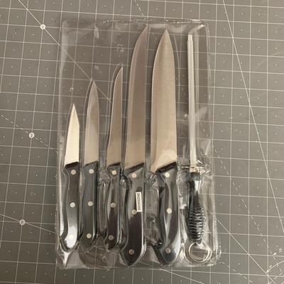 Kuchenstolz Precision Crafted Cutlery 6-piece set plus cutting board