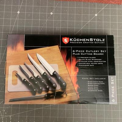 Kuchenstolz Precision Crafted Cutlery 6-piece set plus cutting board