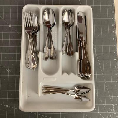 Silverware bundle + tray