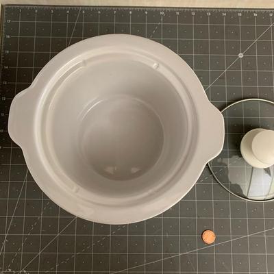 White Rival Crockpot stoneware slow cooker