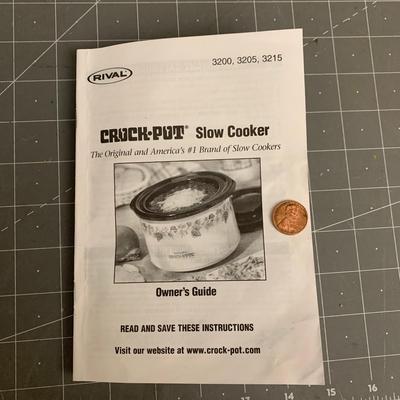White Rival Crockpot stoneware slow cooker