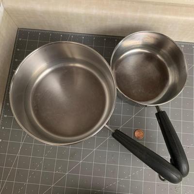 3 misc pots 1 skillet + 2 have lids