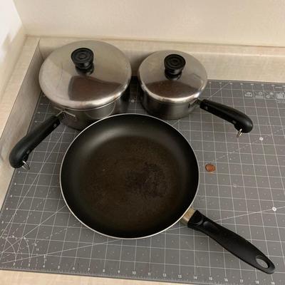3 misc pots 1 skillet + 2 have lids