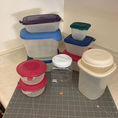 Bundle of plasticware to go containers