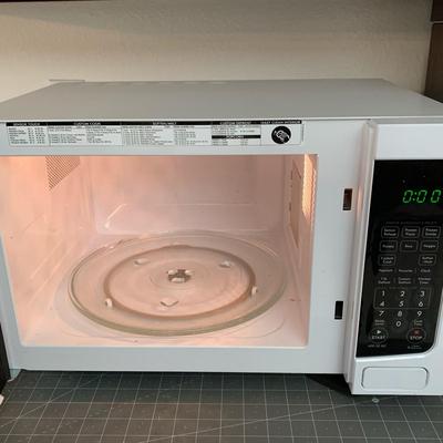 Kenmore white microwave