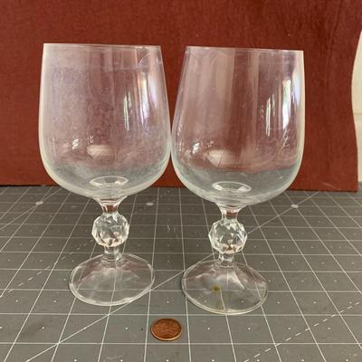 2 crystal wine glasses 