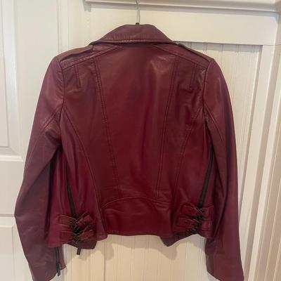 LA MARQUE: BURGUNDY LEATHER JACKET (WOMEN'S) SIZE XS