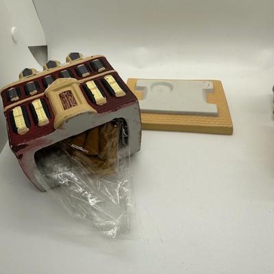(3) Ceramic Christmas Decorative Homes