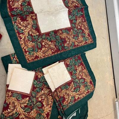 Christmas Linen Napkin Set