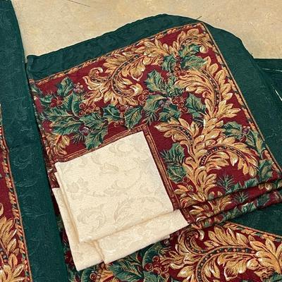 Christmas Linen Napkin Set