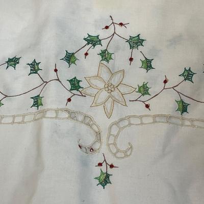 Pretty Embroidered Christmas Linen Set