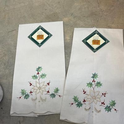 Pretty Embroidered Christmas Linen Set