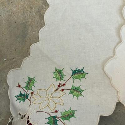 Pretty Embroidered Christmas Linen Set