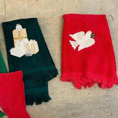 Red and Green Towel Lot