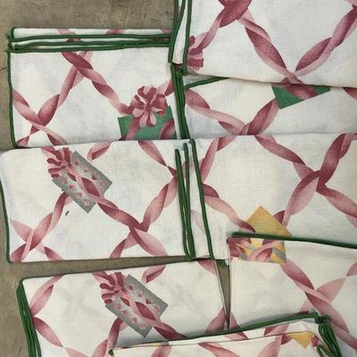 Present Napkin Set