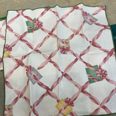 Present Napkin Set