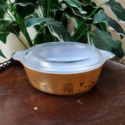 Vintage Pyrex Small Casserole Dish with Lid