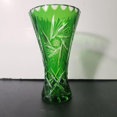 Vintage Emerald Green Vase Cut to Clear  Glass Hochglanz Bleikristall 8.25"