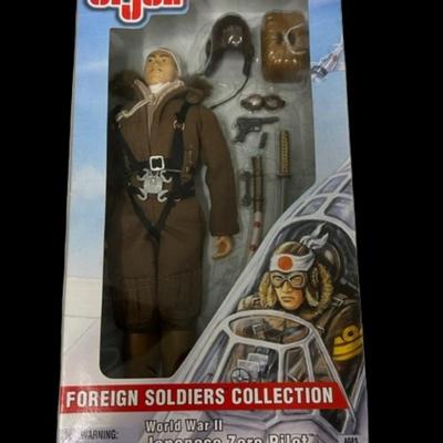 [R] Action Figure Assortment