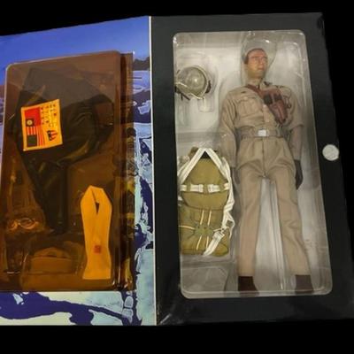 [R] Action Figure Assortment