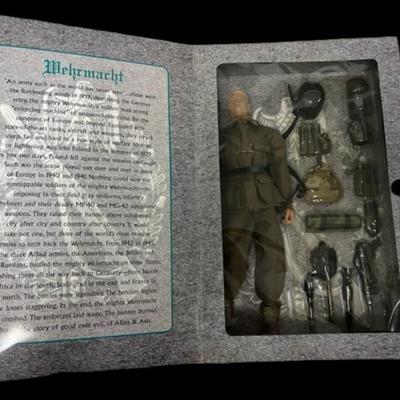 [R] Action Figure Assortment